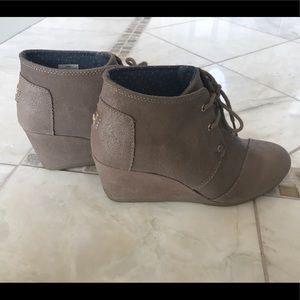 Tom wedge booties
